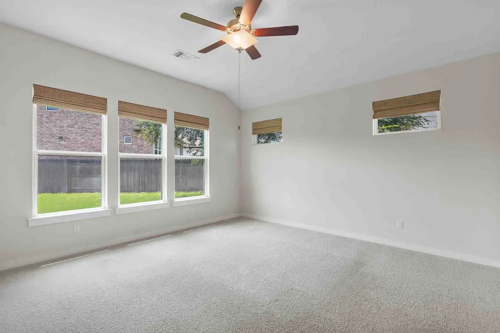 276 Washington Drive Kyle, TX 78640