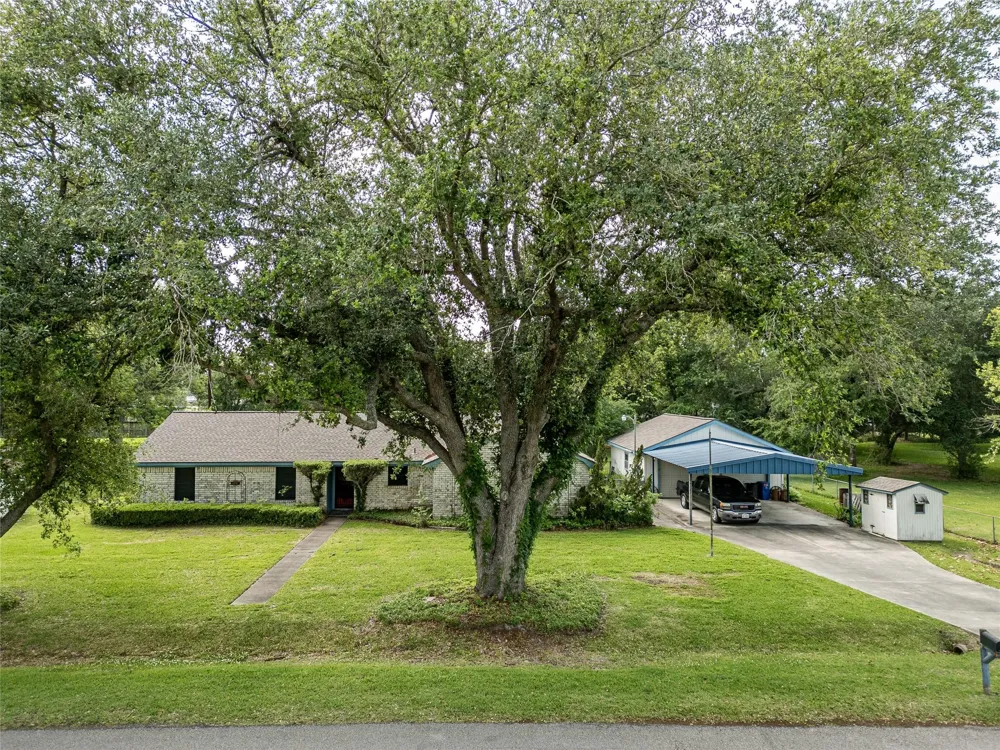 3804 Shady Lane Santa Fe, TX 77517