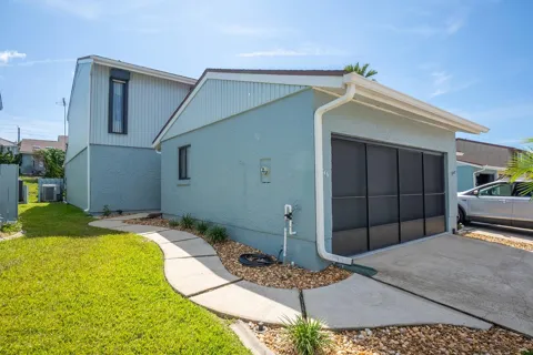 1746 WINDSONG CIRCLE
