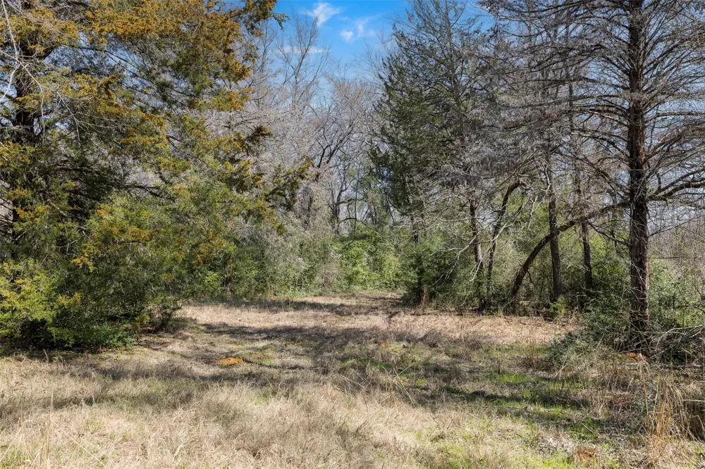 1949 County Road 347 Loop Gause, TX 77857