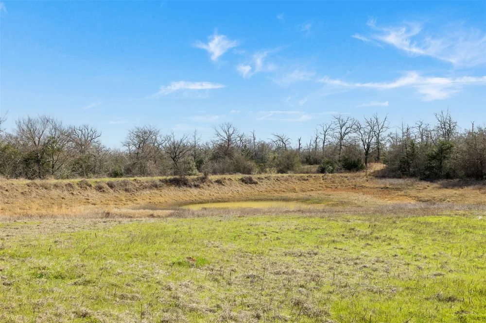 1949 County Road 347 Loop Gause, TX 77857