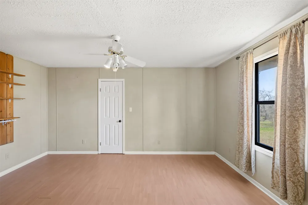 1949 County Road 347 Loop Gause, TX 77857