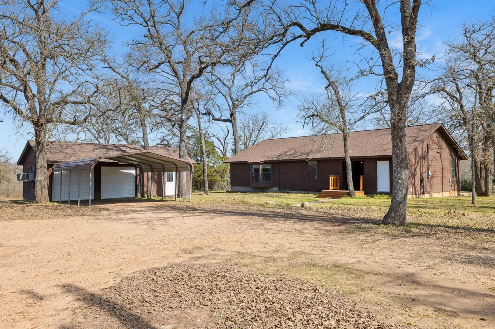 1949 County Road 347 Loop Gause, TX 77857