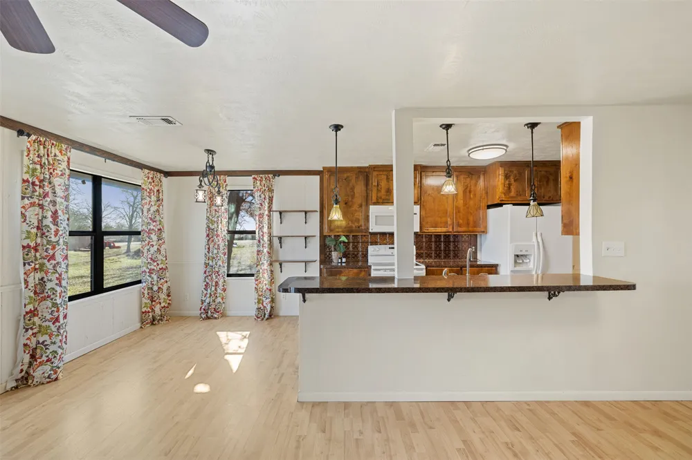 1949 County Road 347 Loop Gause, TX 77857