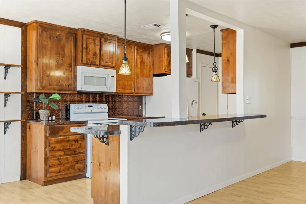 1949 County Road 347 Loop Gause, TX 77857