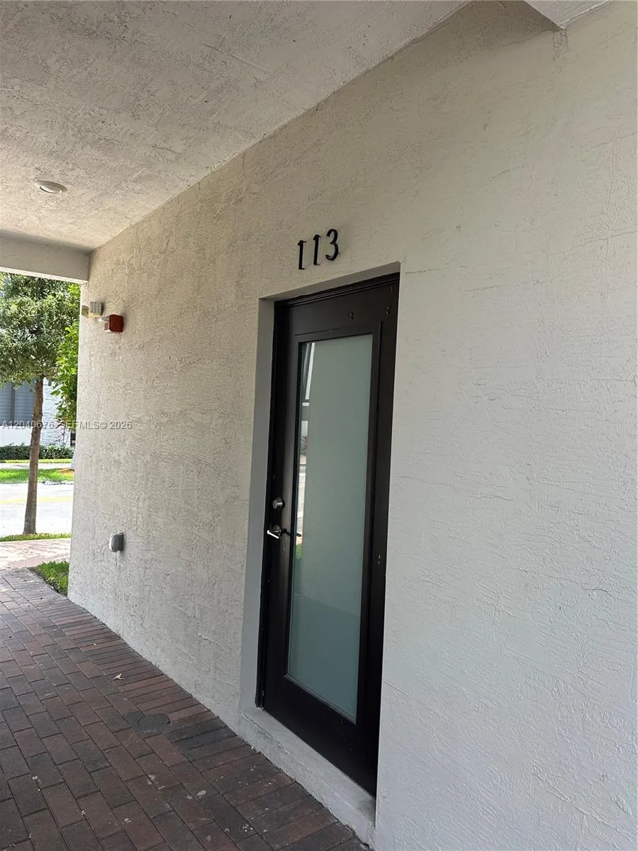 8001 NW 41st St #F-113 Doral, FL 33166