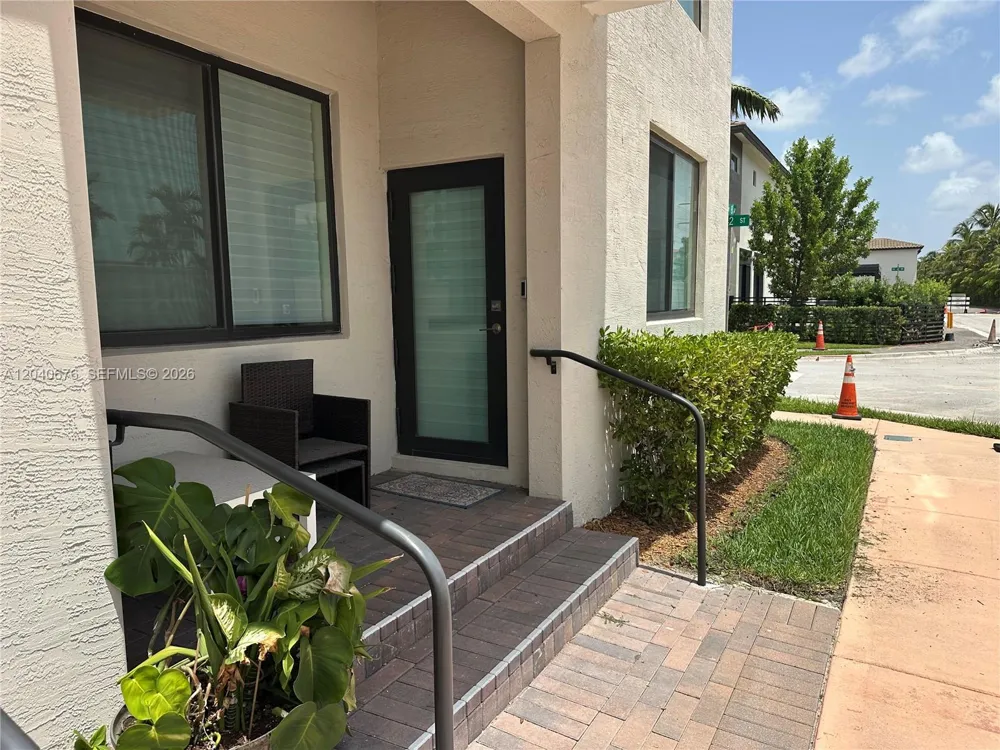 8001 NW 41st St #F-113 Doral, FL 33166