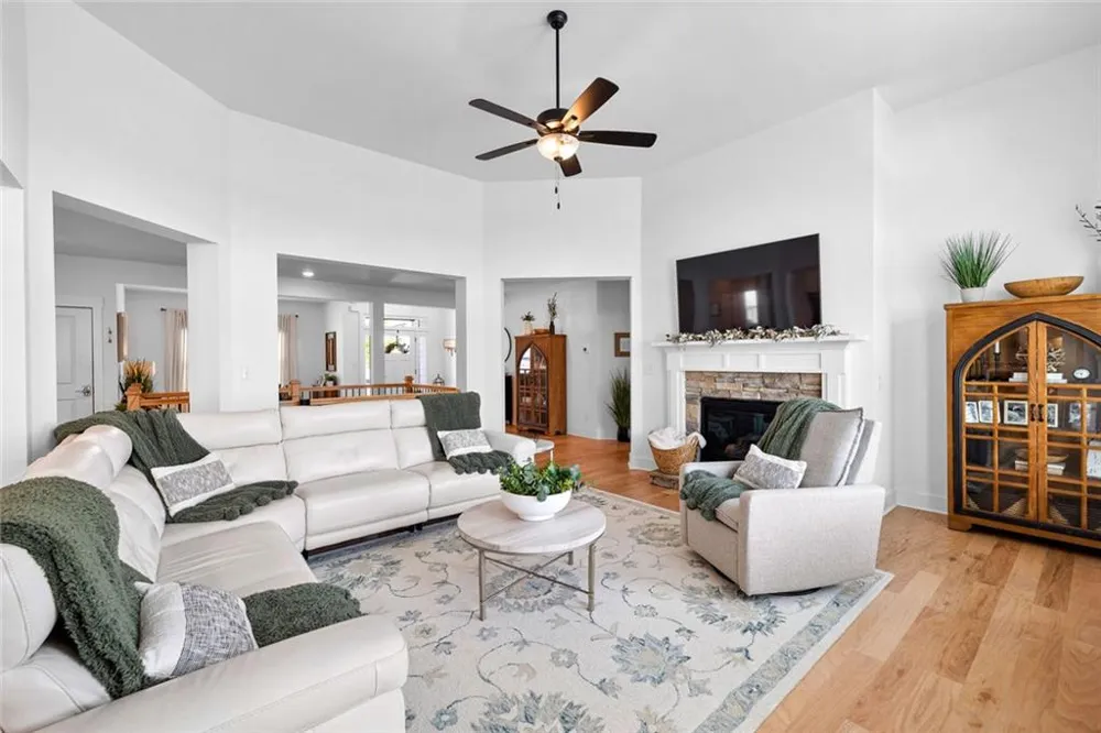 73 Oakhurst Trail Sharpsburg, GA 30277