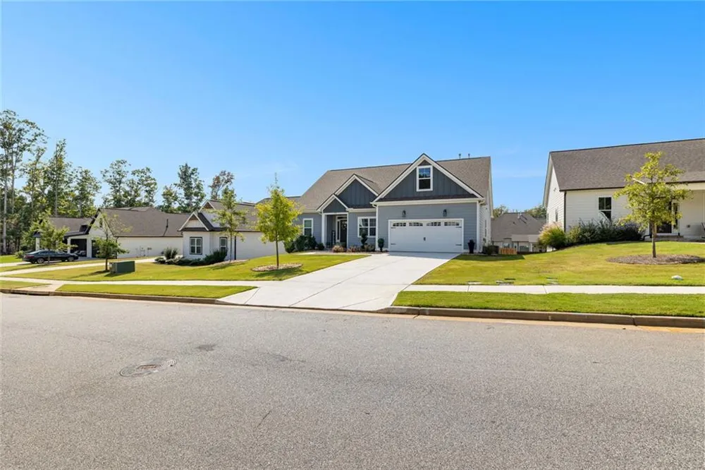 73 Oakhurst Trail Sharpsburg, GA 30277