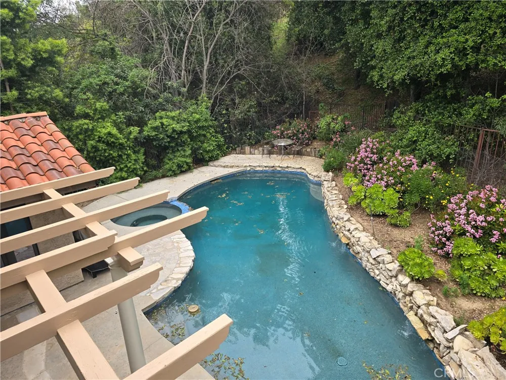 4249 Park Alisal Calabasas, CA 91302