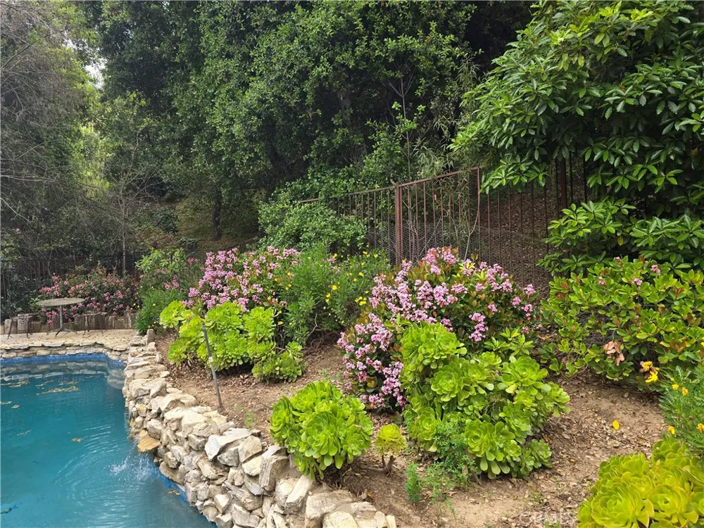 4249 Park Alisal Calabasas, CA 91302