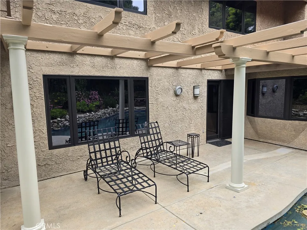 4249 Park Alisal Calabasas, CA 91302