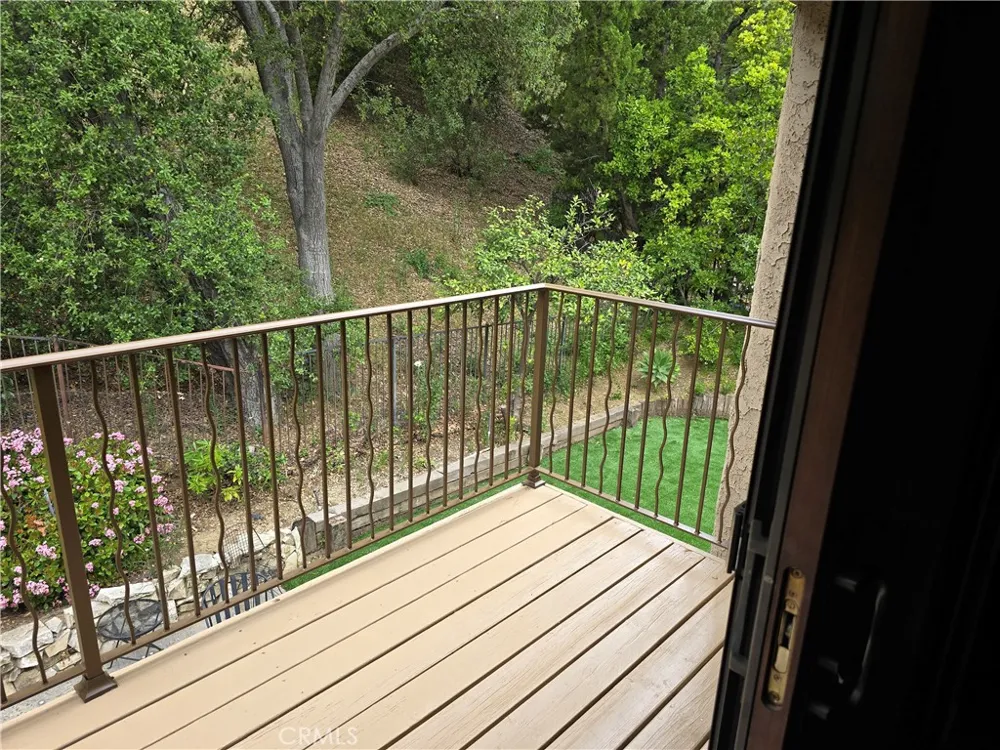 4249 Park Alisal Calabasas, CA 91302