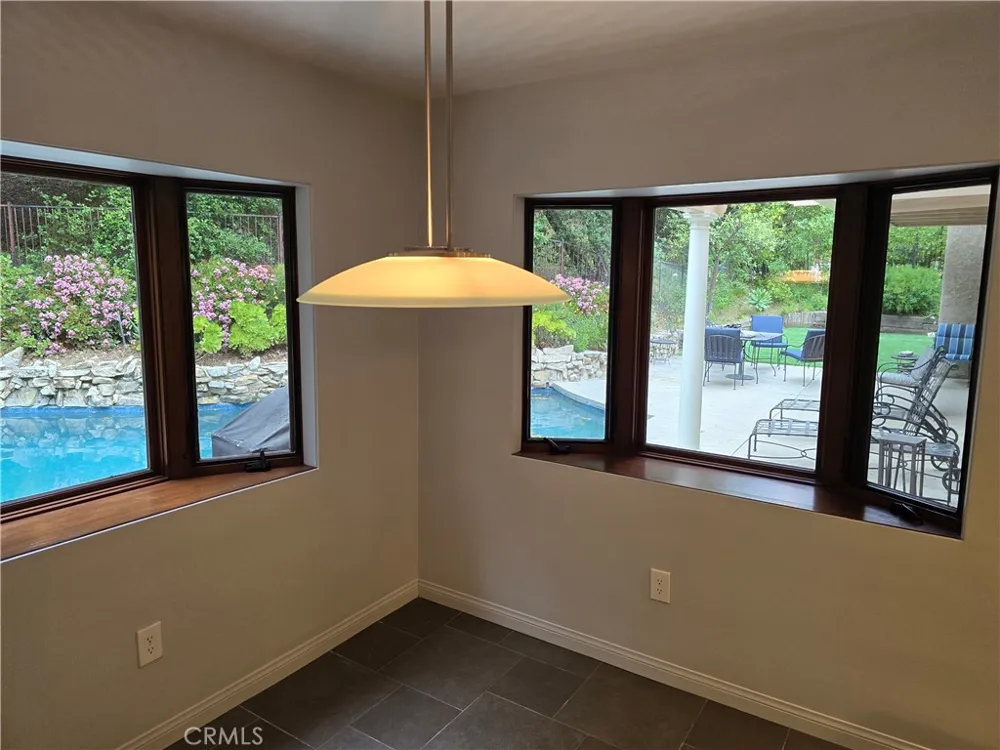 4249 Park Alisal Calabasas, CA 91302
