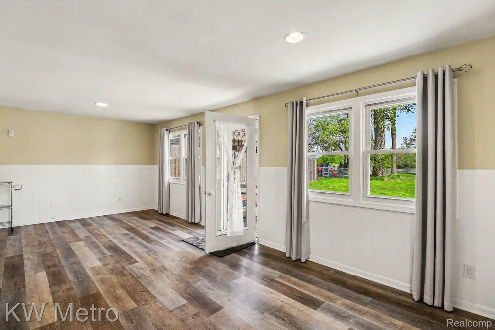 657 Dunleavy Drive Highland Charter Township, MI 48356