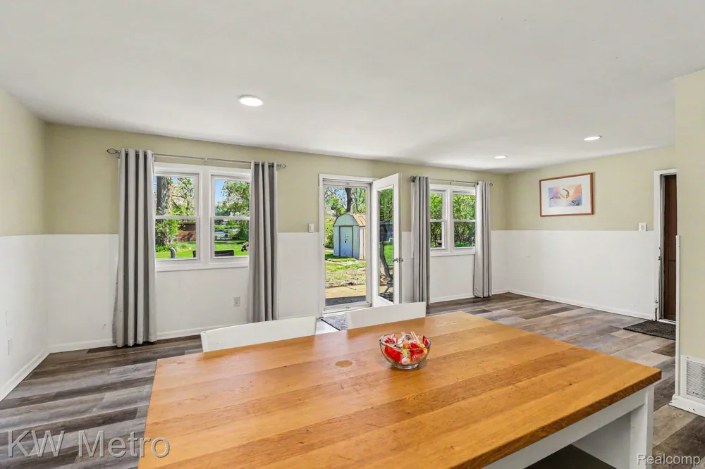 657 Dunleavy Drive Highland Charter Township, MI 48356