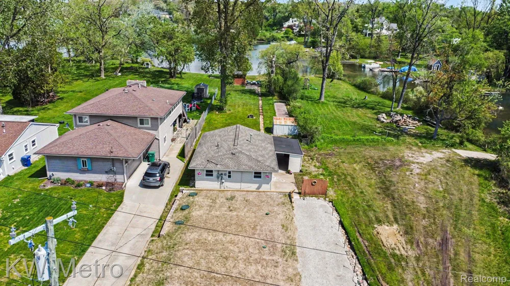 657 Dunleavy Drive Highland Charter Township, MI 48356