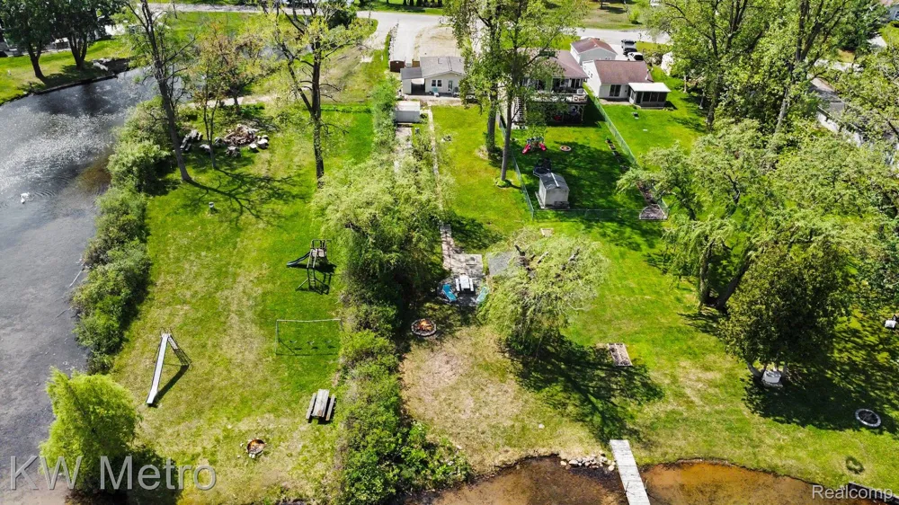 657 Dunleavy Drive Highland Charter Township, MI 48356