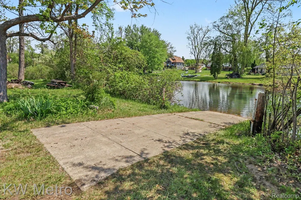 657 Dunleavy Drive Highland Charter Township, MI 48356