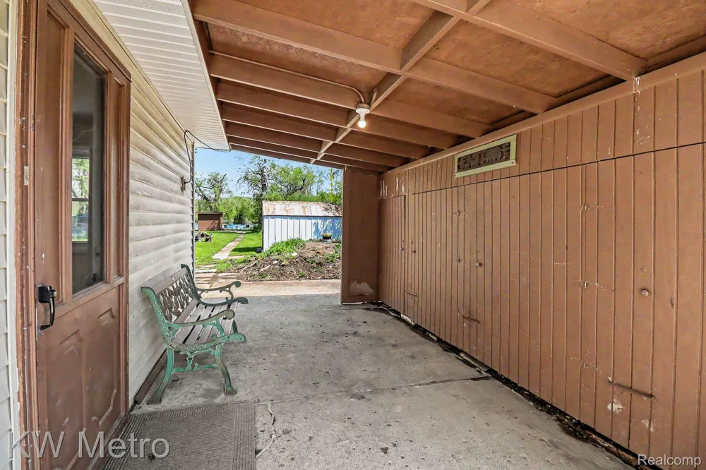 657 Dunleavy Drive Highland Charter Township, MI 48356