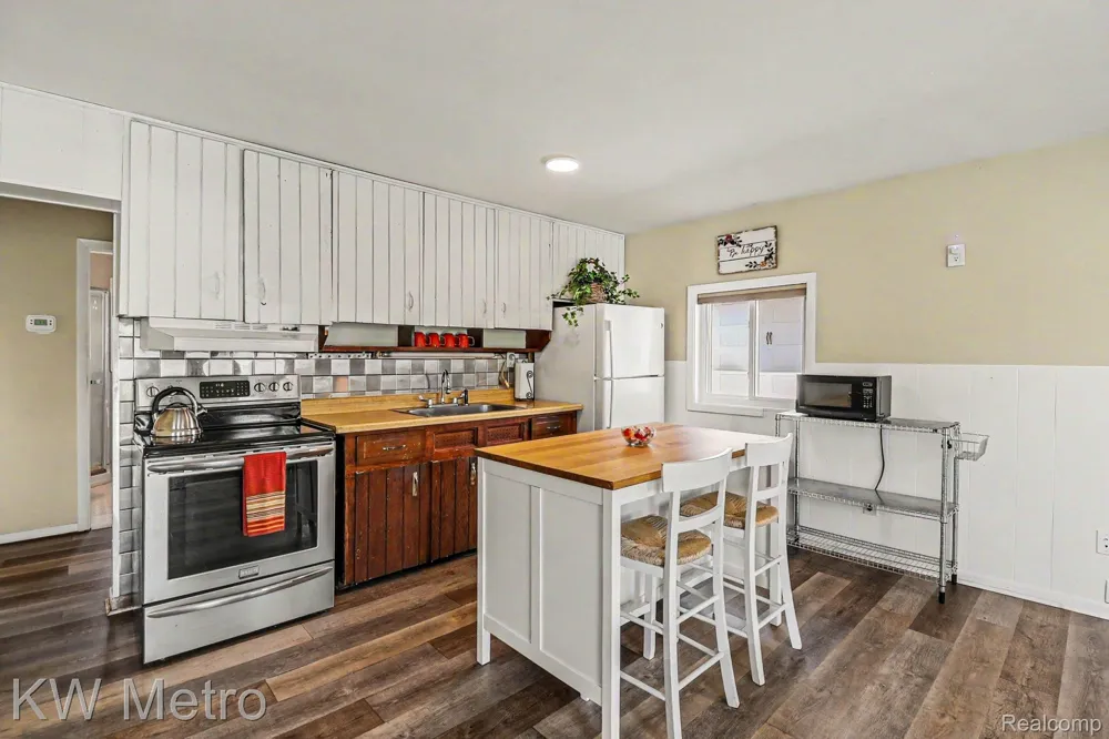657 Dunleavy Drive Highland Charter Township, MI 48356
