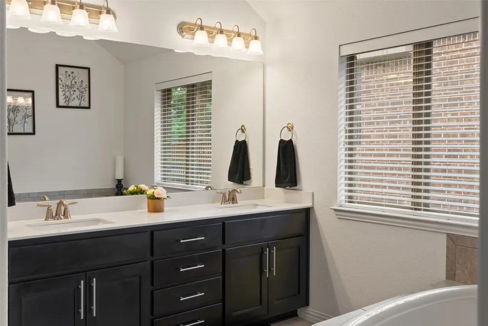 3400 Venezia View Leander, TX 78641