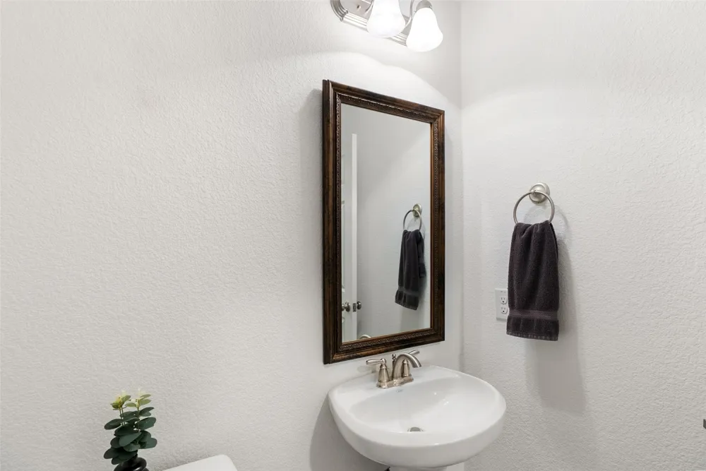 3400 Venezia View Leander, TX 78641