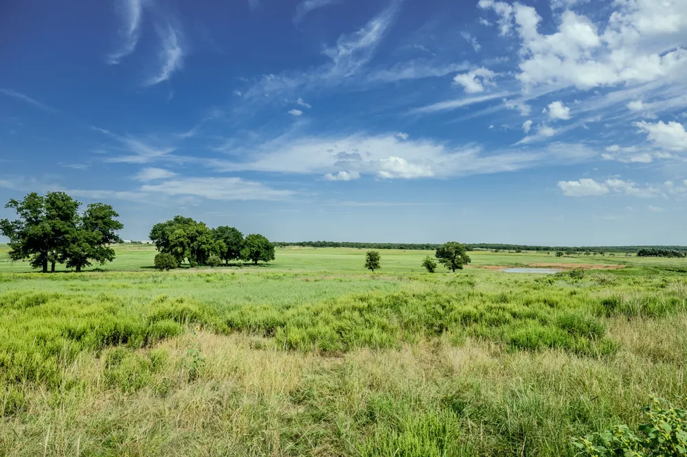 1 W Pleasant Valley Road Henrietta, TX 76230