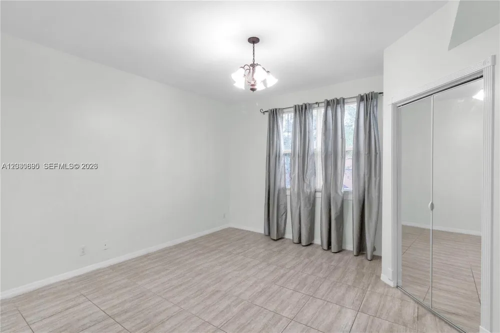 1393 Barcelona Way #4-26 Weston, FL 33327