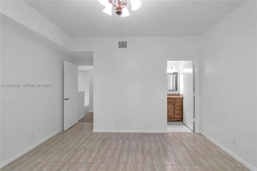 1393 Barcelona Way #4-26 Weston, FL 33327