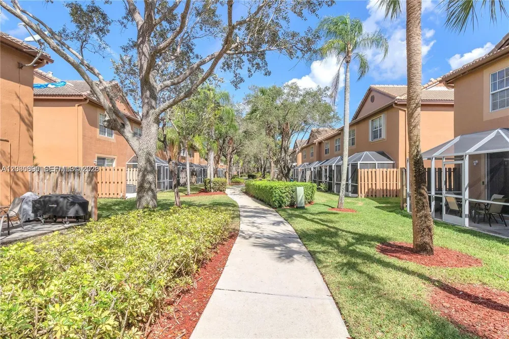 1393 Barcelona Way #4-26 Weston, FL 33327