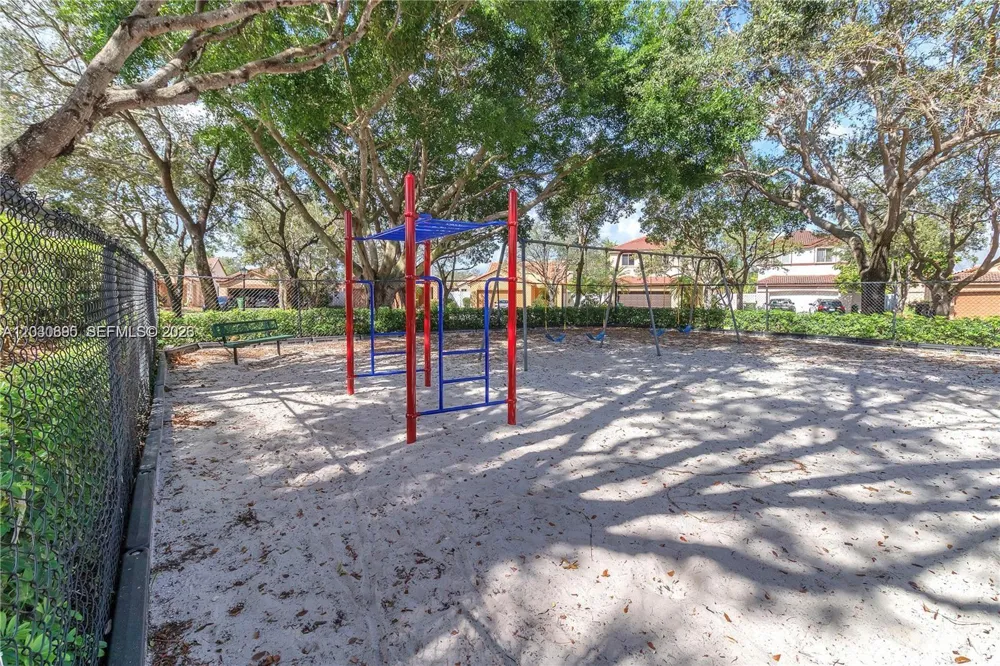 1393 Barcelona Way #4-26 Weston, FL 33327