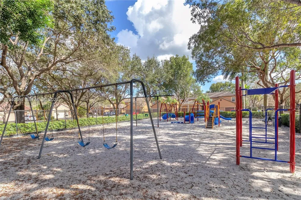 1393 Barcelona Way #4-26 Weston, FL 33327