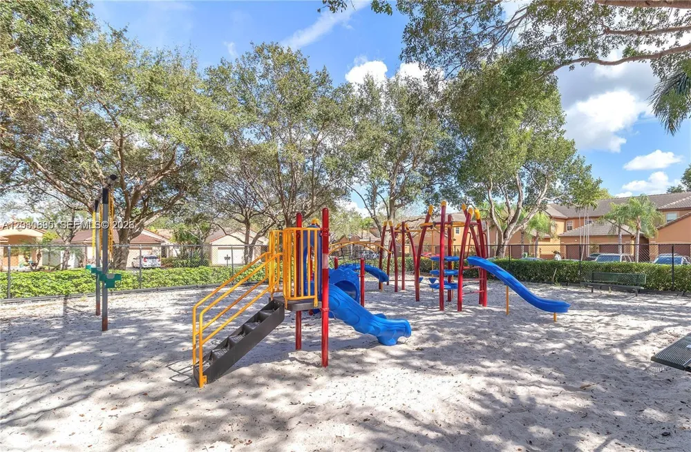 1393 Barcelona Way #4-26 Weston, FL 33327