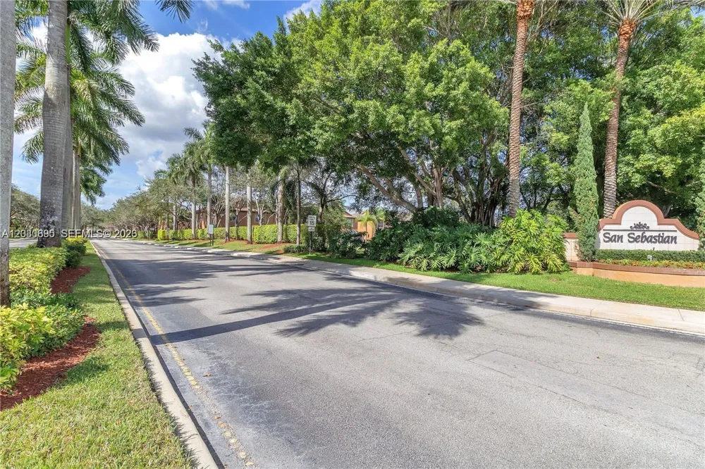 1393 Barcelona Way #4-26 Weston, FL 33327