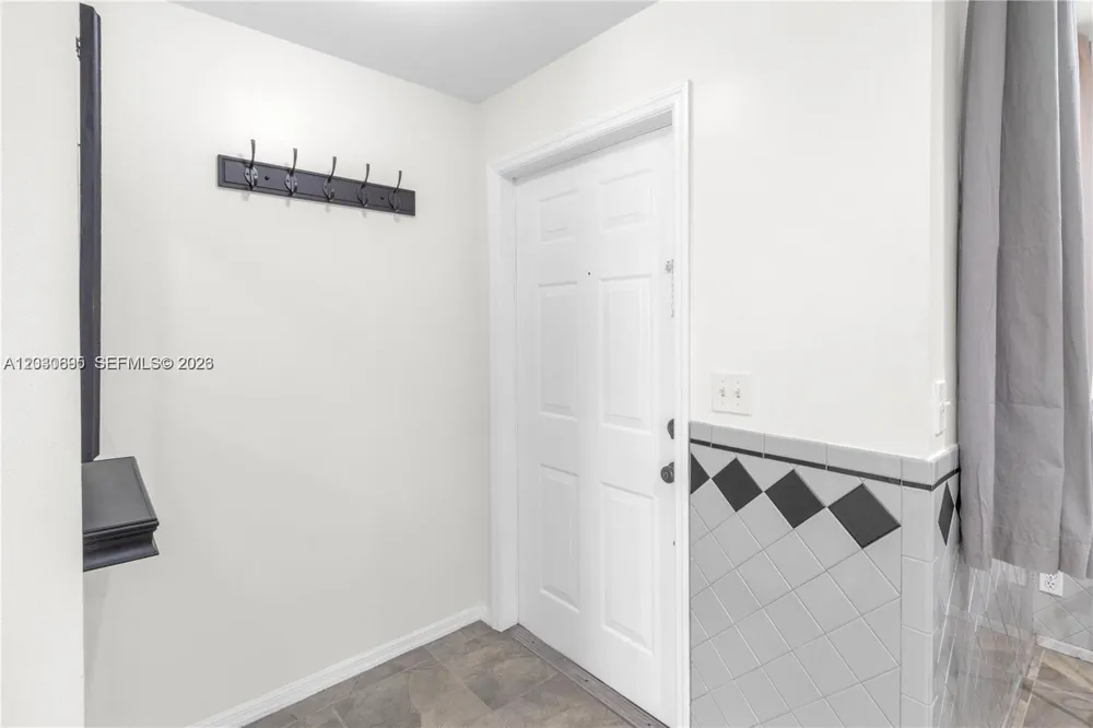 1393 Barcelona Way #4-26 Weston, FL 33327