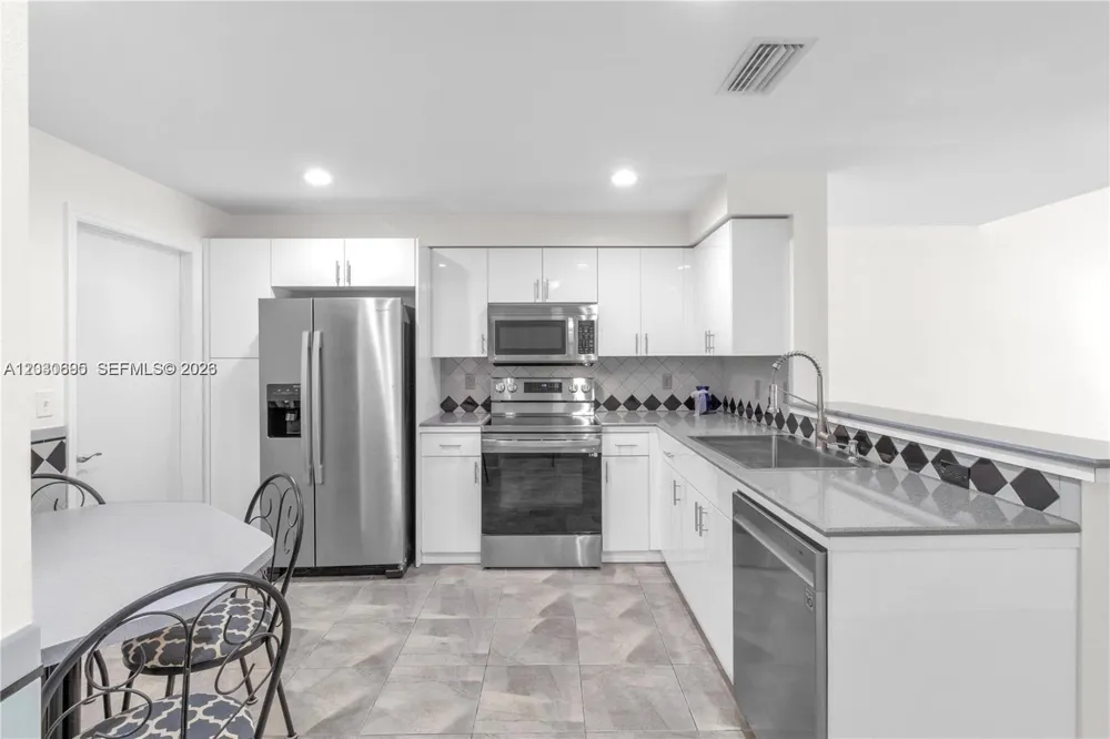 1393 Barcelona Way #4-26 Weston, FL 33327