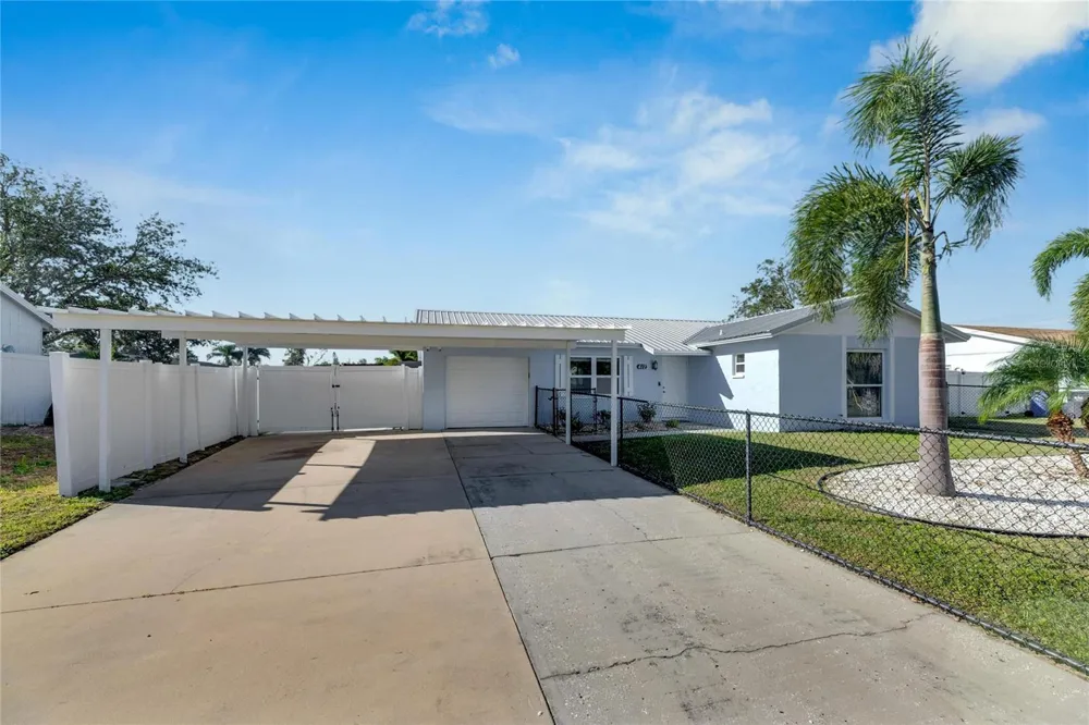 412 FLAMINGO DRIVE Apollo Beach, FL 33572
