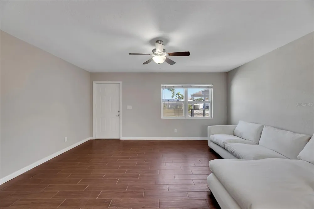 412 FLAMINGO DRIVE Apollo Beach, FL 33572