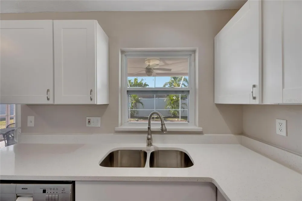 412 FLAMINGO DRIVE Apollo Beach, FL 33572