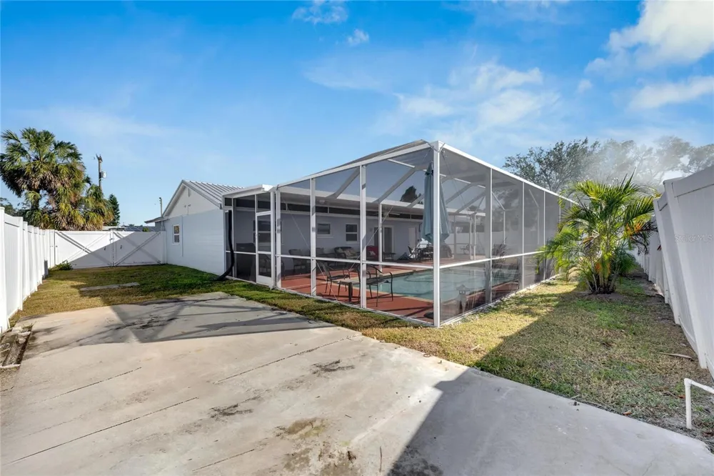 412 FLAMINGO DRIVE Apollo Beach, FL 33572