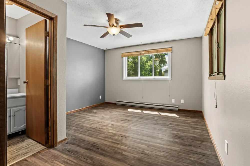 901 8th Avenue #201 Fargo, ND 58102