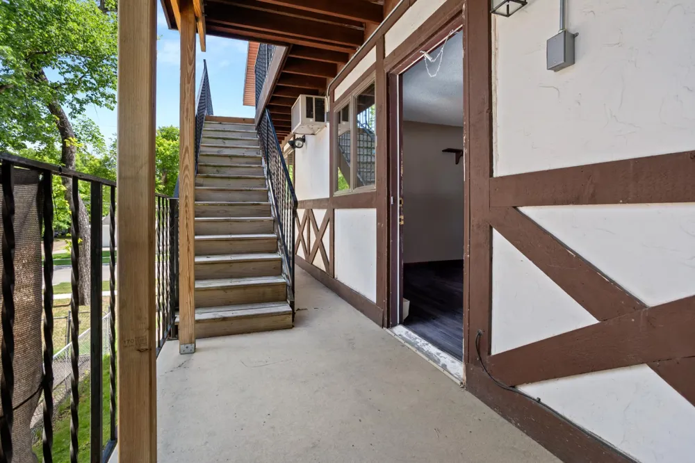 901 8th Avenue #201 Fargo, ND 58102
