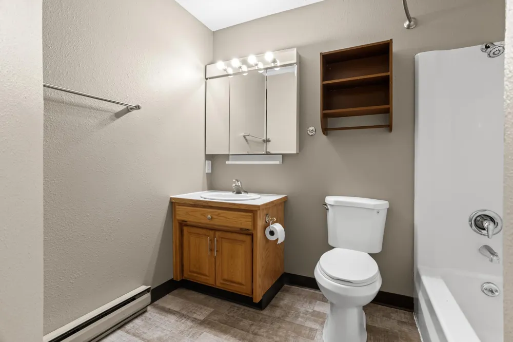 901 8th Avenue #201 Fargo, ND 58102