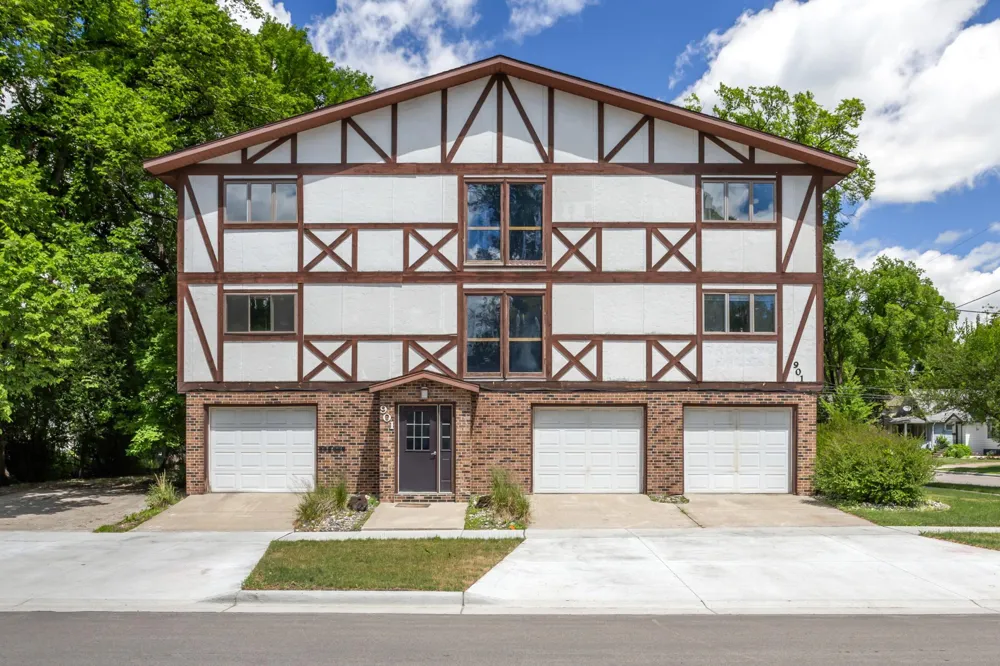 901 8th Avenue #201 Fargo, ND 58102