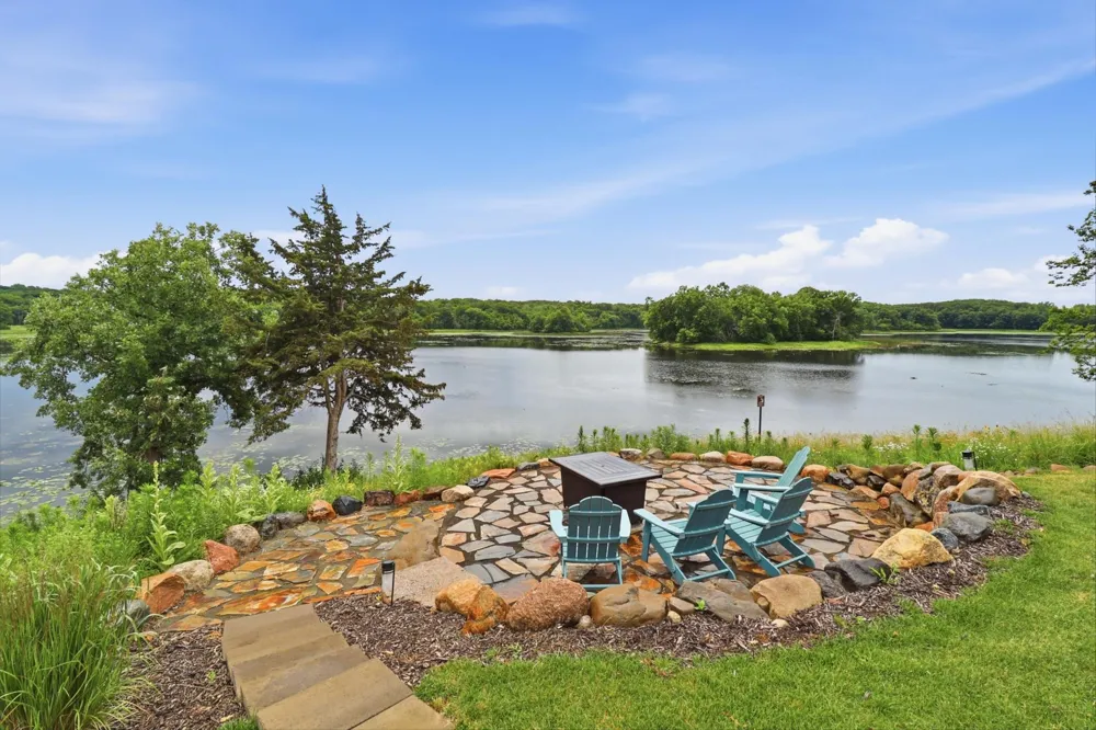 4829 Linden Cove Lane Savage, MN 55378