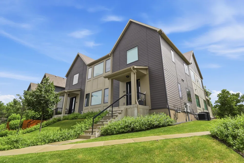 4829 Linden Cove Lane Savage, MN 55378
