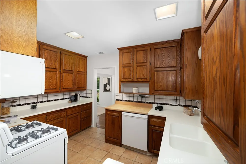 166 W Las Flores Avenue Arcadia, CA 91007