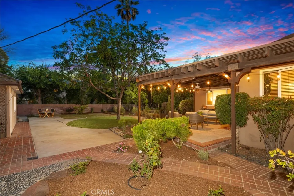 166 W Las Flores Avenue Arcadia, CA 91007