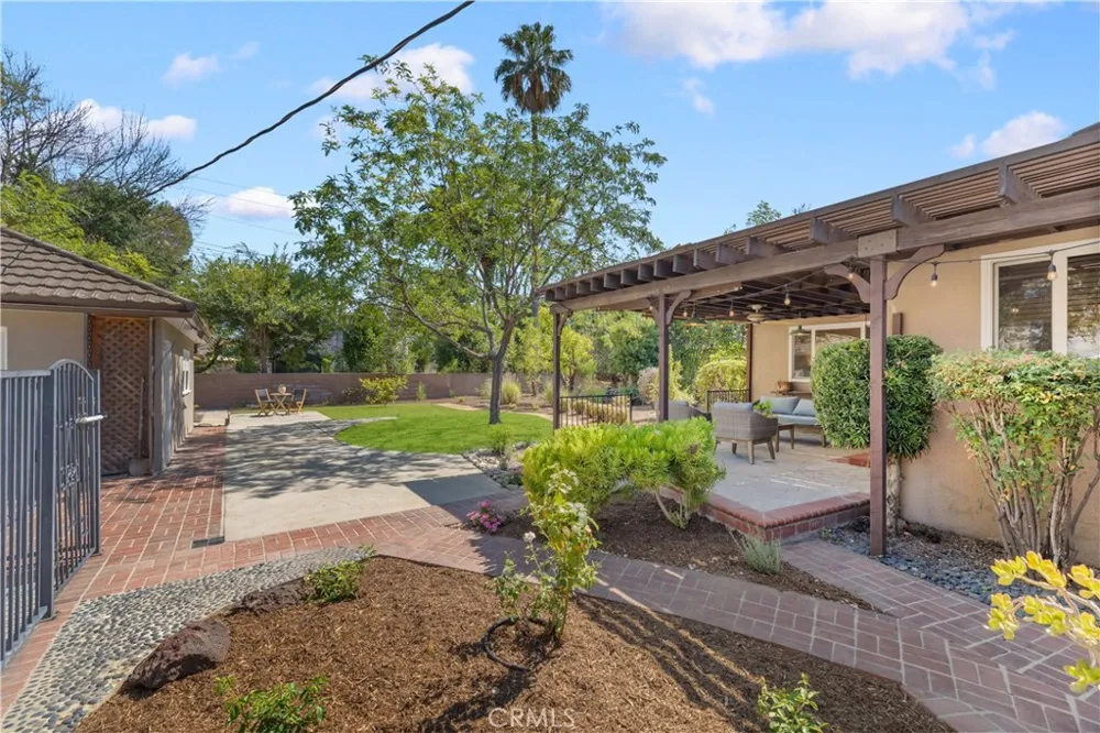 166 W Las Flores Avenue Arcadia, CA 91007